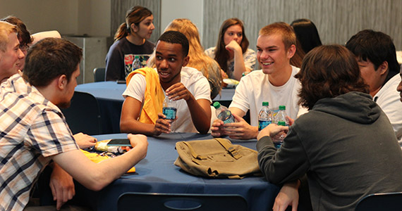 Students at New Student Days 2014