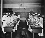 Old photgraph of Drexel students
