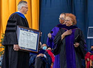 The Honorable Frederica Massiah-Jackson accepts an honorary degree from Drexel University Kline School of Law.