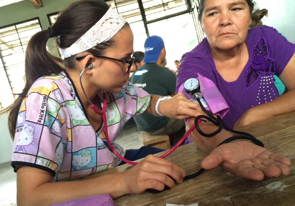 Drexel medical student Genevieve Fasano in Honduras with Medical Brigades.