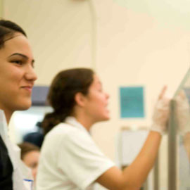 two female nutrition students