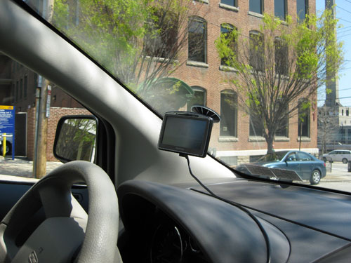 Remove GPS and other devices from your car when unattended!