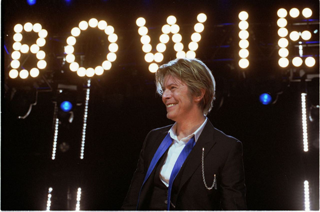 "David-Bowie Chicago 2002-08-08 photoby Adam-Bielawski" by Photobra|Adam Bielawski - Own work. Licensed under Creative Commons Attribution-Share Alike 3.0 via Wikimedia Commons - http://commons.wikimedia.org/wiki/File:David-Bowie_Chicago_2002-08-08_photoby_Adam-Bielawski.jpg#mediaviewer/File:David-Bowie_Chicago_2002-08-08_photoby_Adam-Bielawski.jpg
