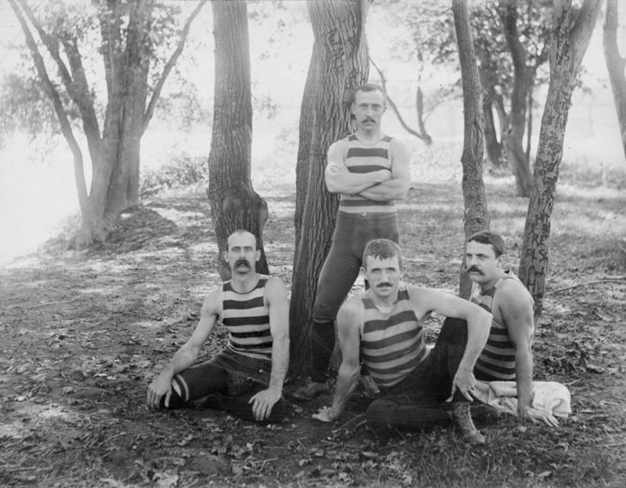 Drexel crew posing in 1915. From the University Archives.
