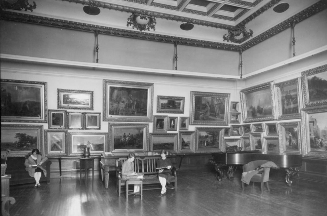Drexel students photographed in the newly-built A.J. Drexel Picture Gallery in the 1900s.