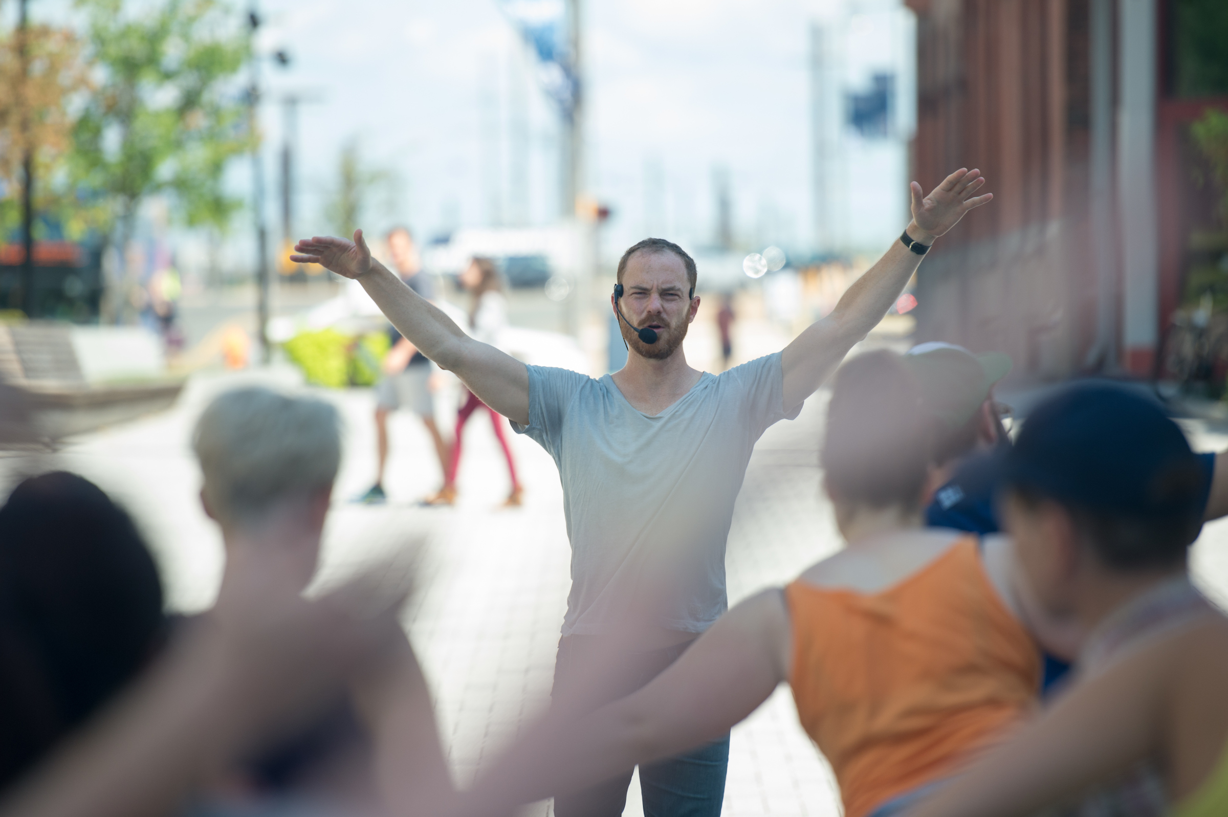 Boris Charmatz leading community workshop, Pearlman Plaza Drexel University, September 2016. Photo Credit: JJ Tiziou Photography