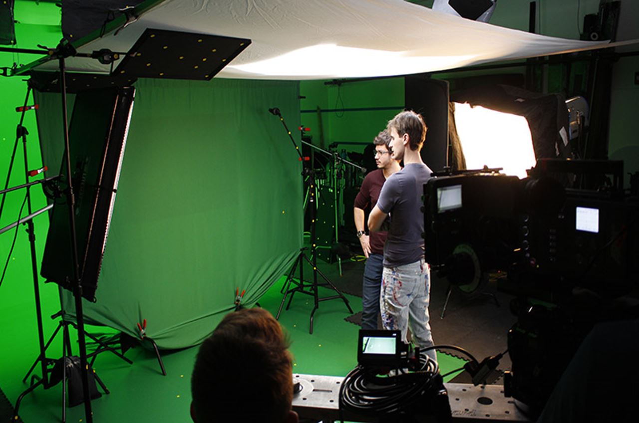 As much of a virtual set is imaginary, Alan must work very closely with the actor to clearly communicate the vision of the scene, often using illustrations and art to give the actors a good understanding of the space.