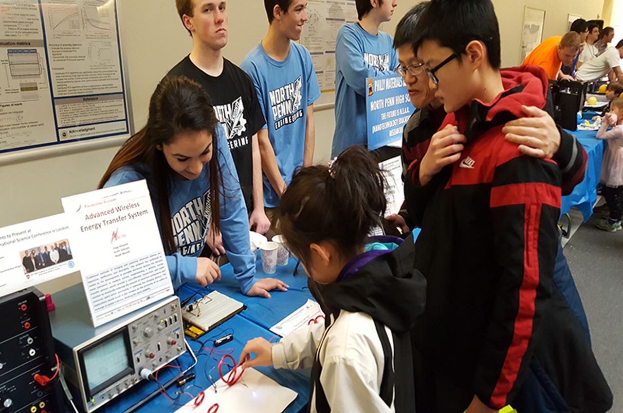 Engy Khoshit volunteering at last year's Philly Materials Science & Engineering Day as a senior at North Penn High School. This year, she volunteered as a Drexel freshman. 