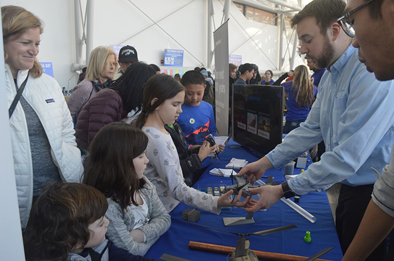 Abraham Calvin, BS ’14, demonstrated some of Gold Sponsor Boeing’s helicopter technology at Philly Materials Day 2018.