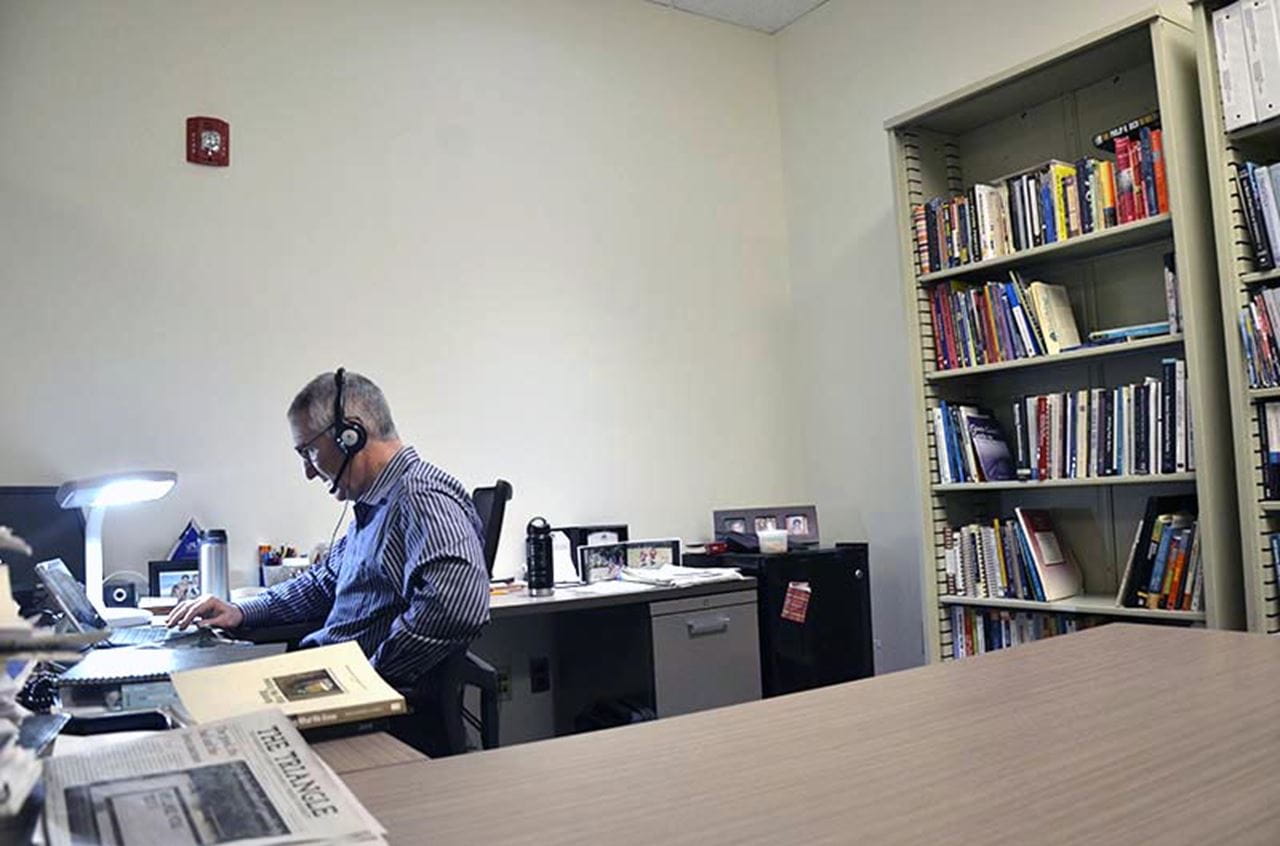 Scott Warnock, PhD, taught his workshop to NYU Shanghai faculty in his office on the University City Campus.