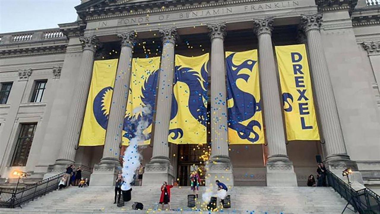 Revelry at the Welcome Week Kick-off Event at The Franklin Institute in 2019 (pre-pandemic photo).