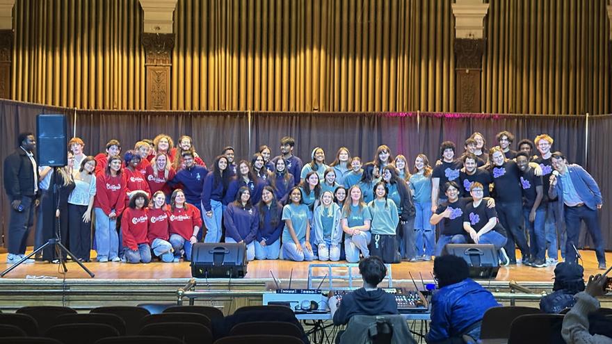 From left to right: students from Penn’s Counterparts organization (in black and white clothes); and Drexel’s Cleftomaniacs (red shirts); Drexel Dhvani (blue shirts); TrebleMakers (green shirts); 8 to the Bar (black shirts); and Youngmoo Kim, PhD. 
