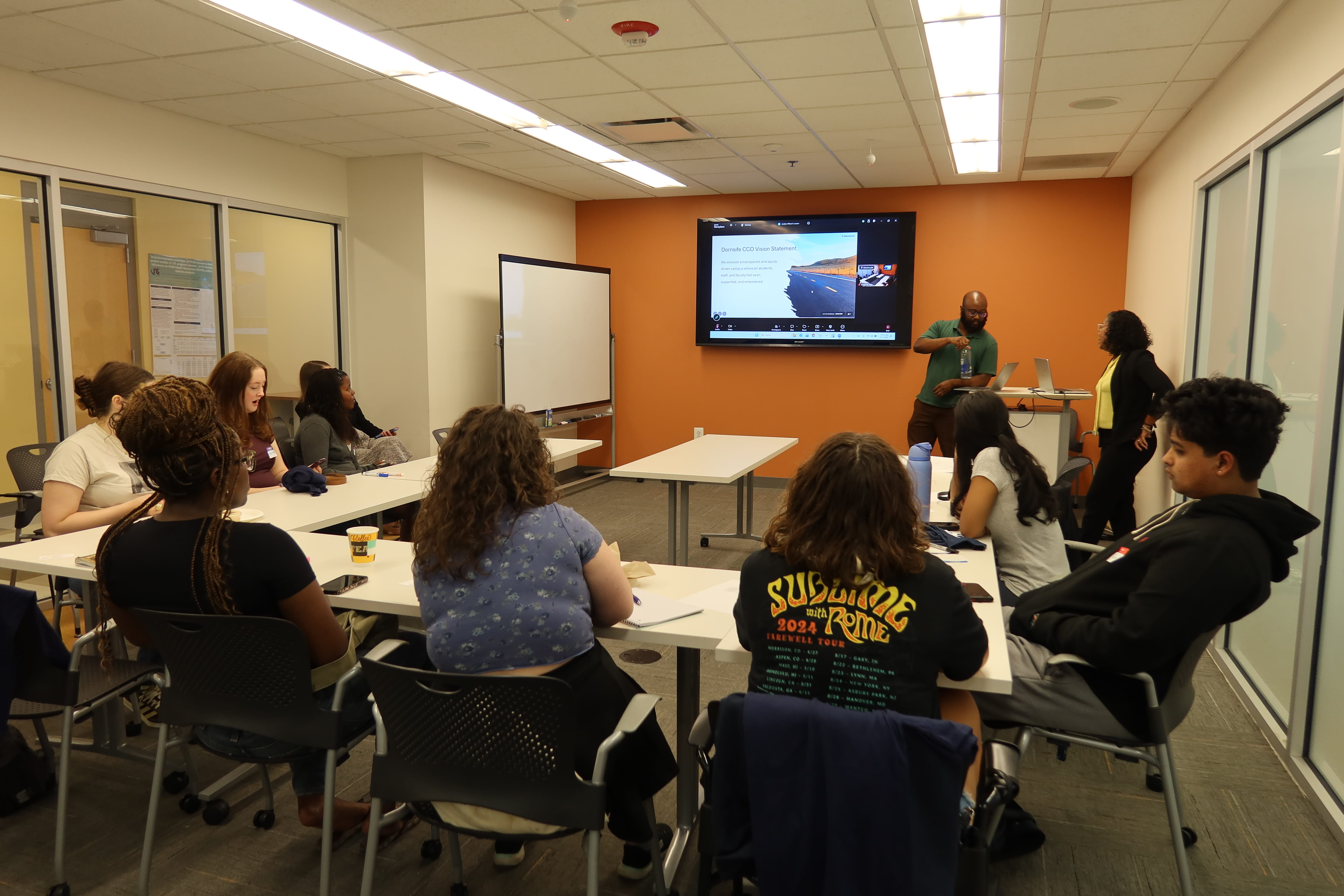 Dornsife students attend orientation