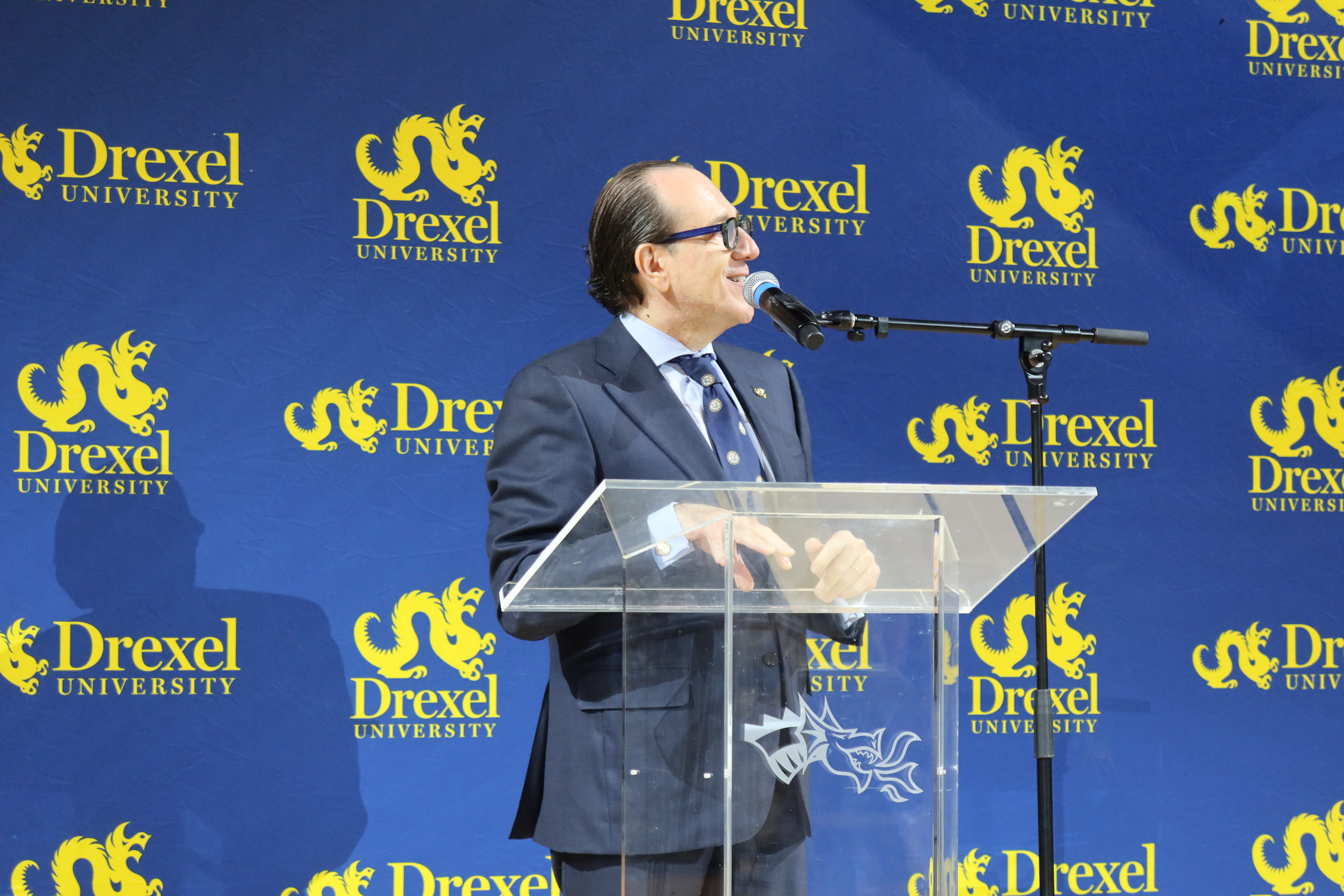 Merlo speaks at breakfast