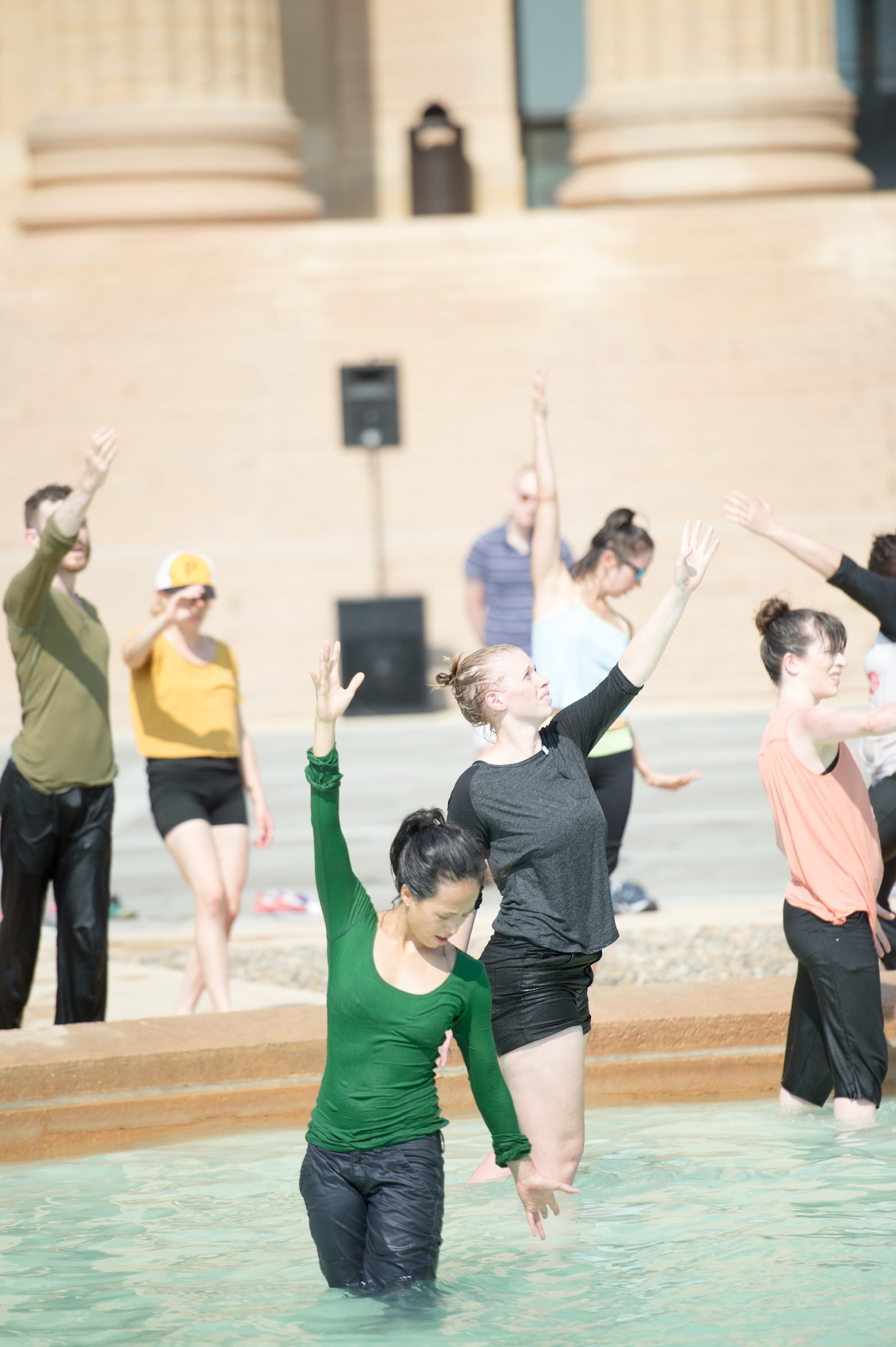 Philadelphia community and professional dancers performing Charmatz’ Levée des conflits at the Philadelphia Museum of Art, September 2016. Photo Credit: JJ Tiziou Photography