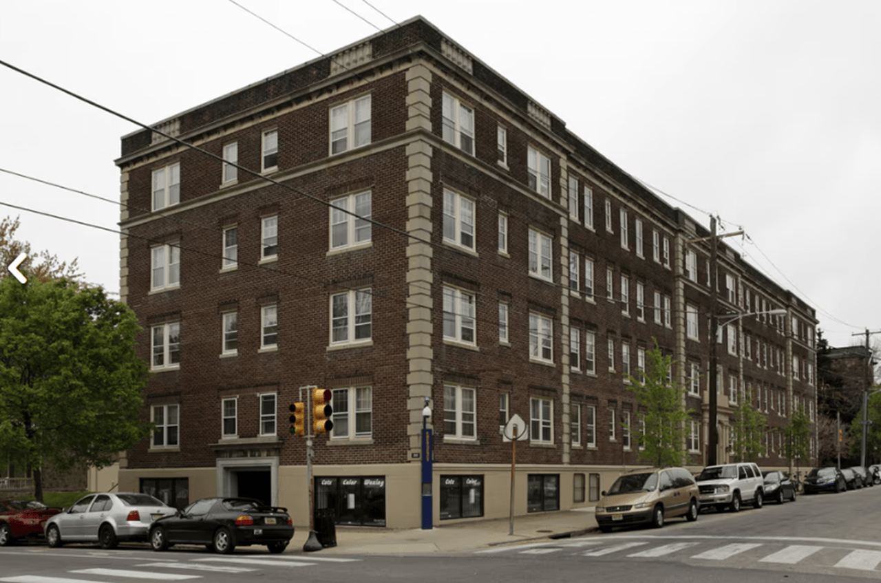 Exterior photo of Lexington Apartments University City.