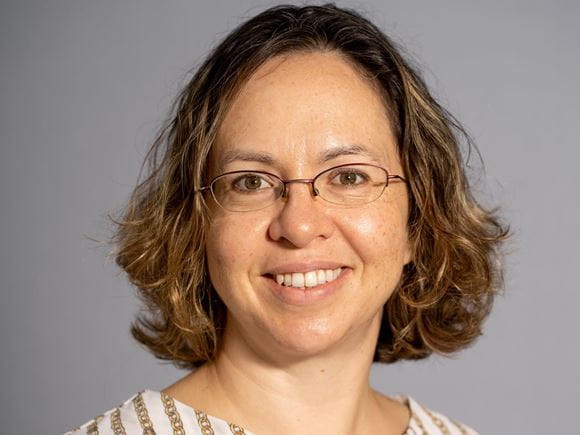 Gina Lovasi headshot