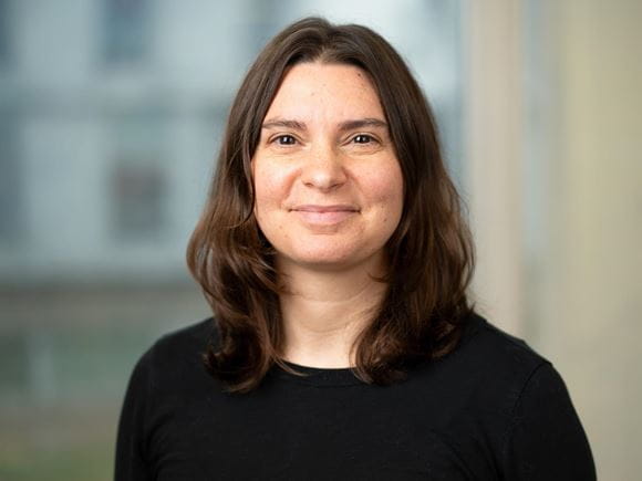 Leah Schinasi headshot