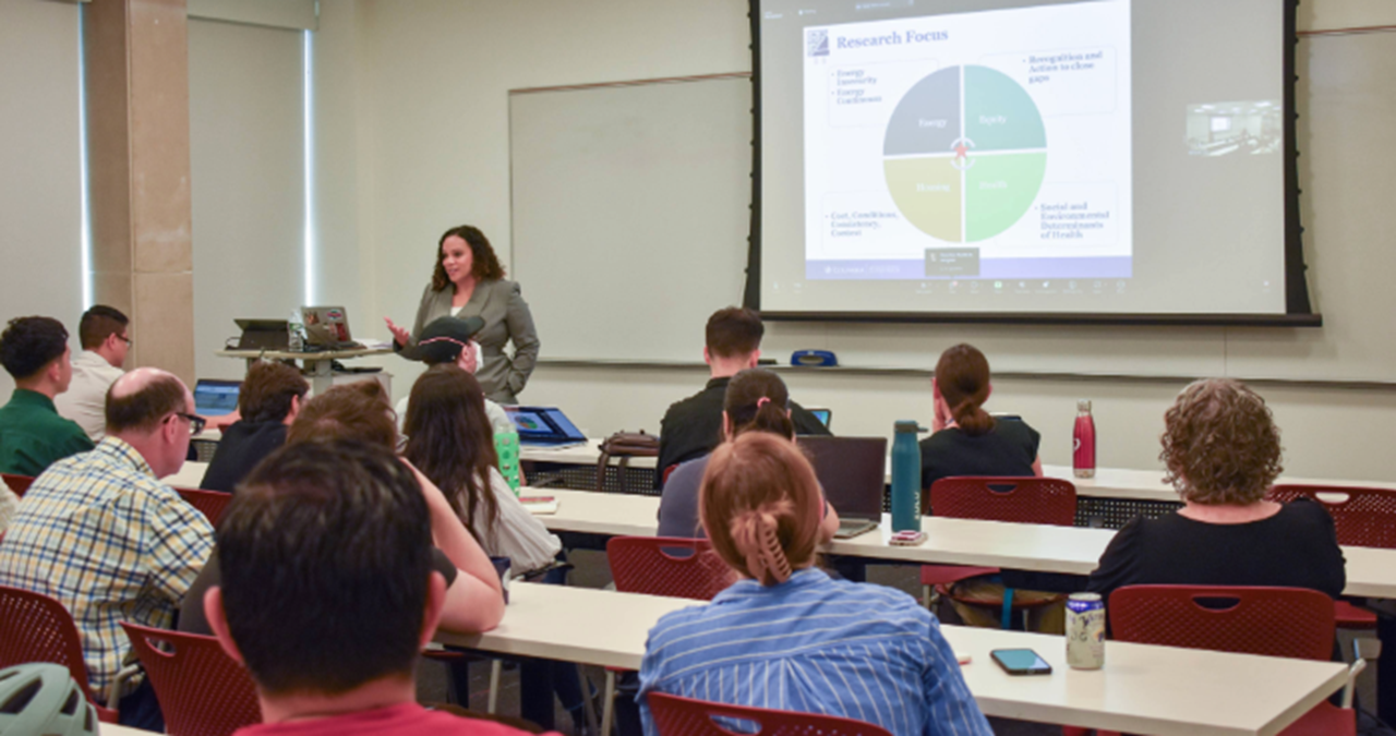 Photo of Dr. Diana Hernandez