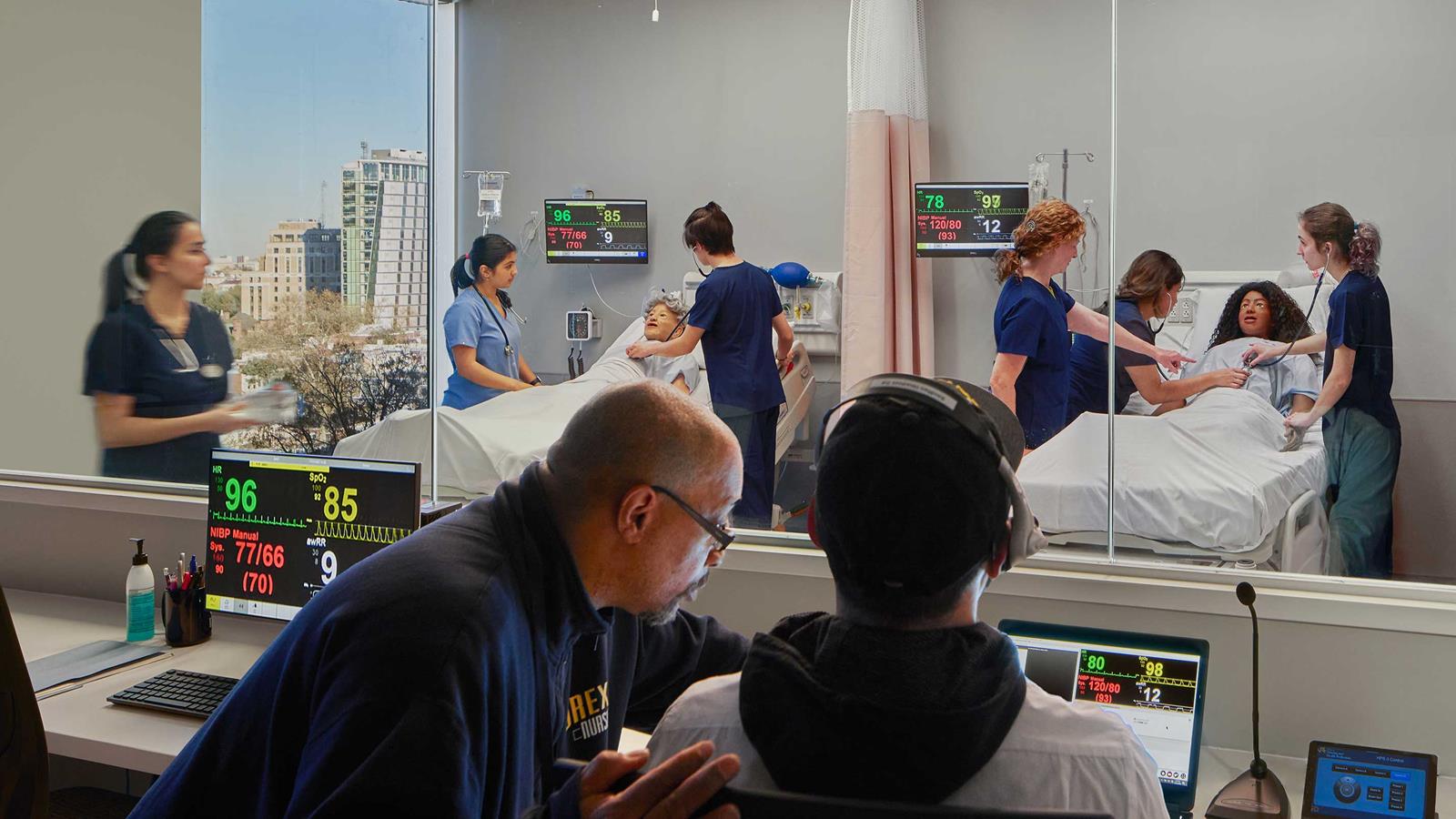 Drexel students practicing patient care