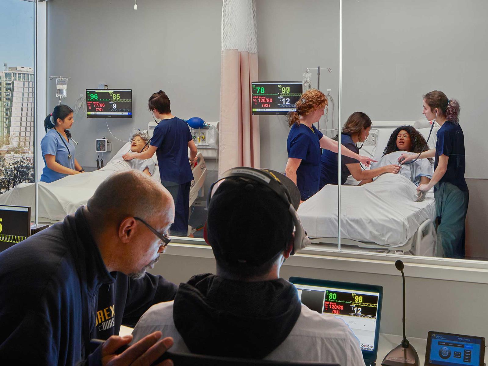 Drexel students practicing patient care