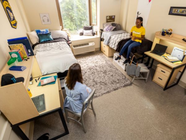 residence room with students