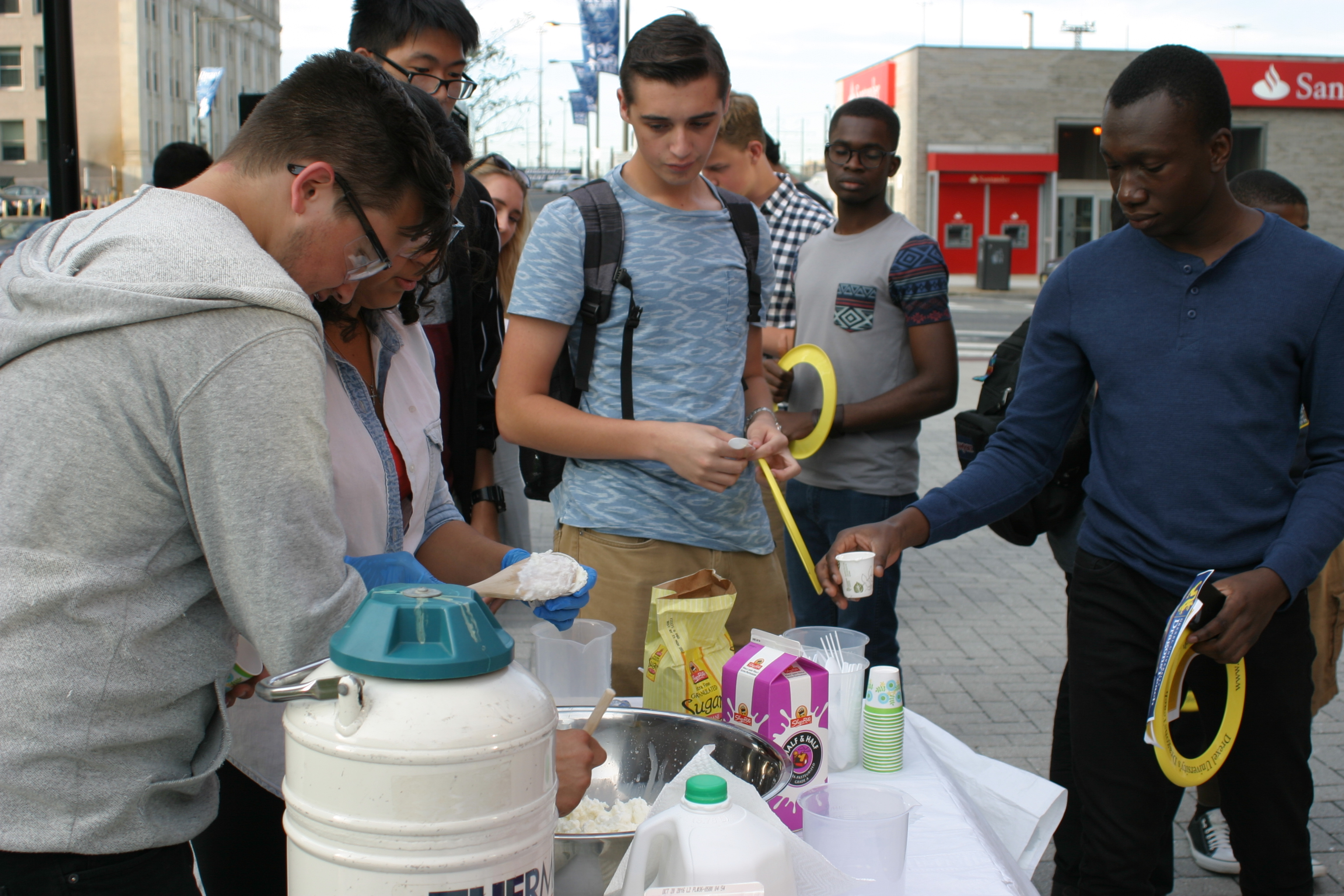DragonsTeach students conduct experiment on campus