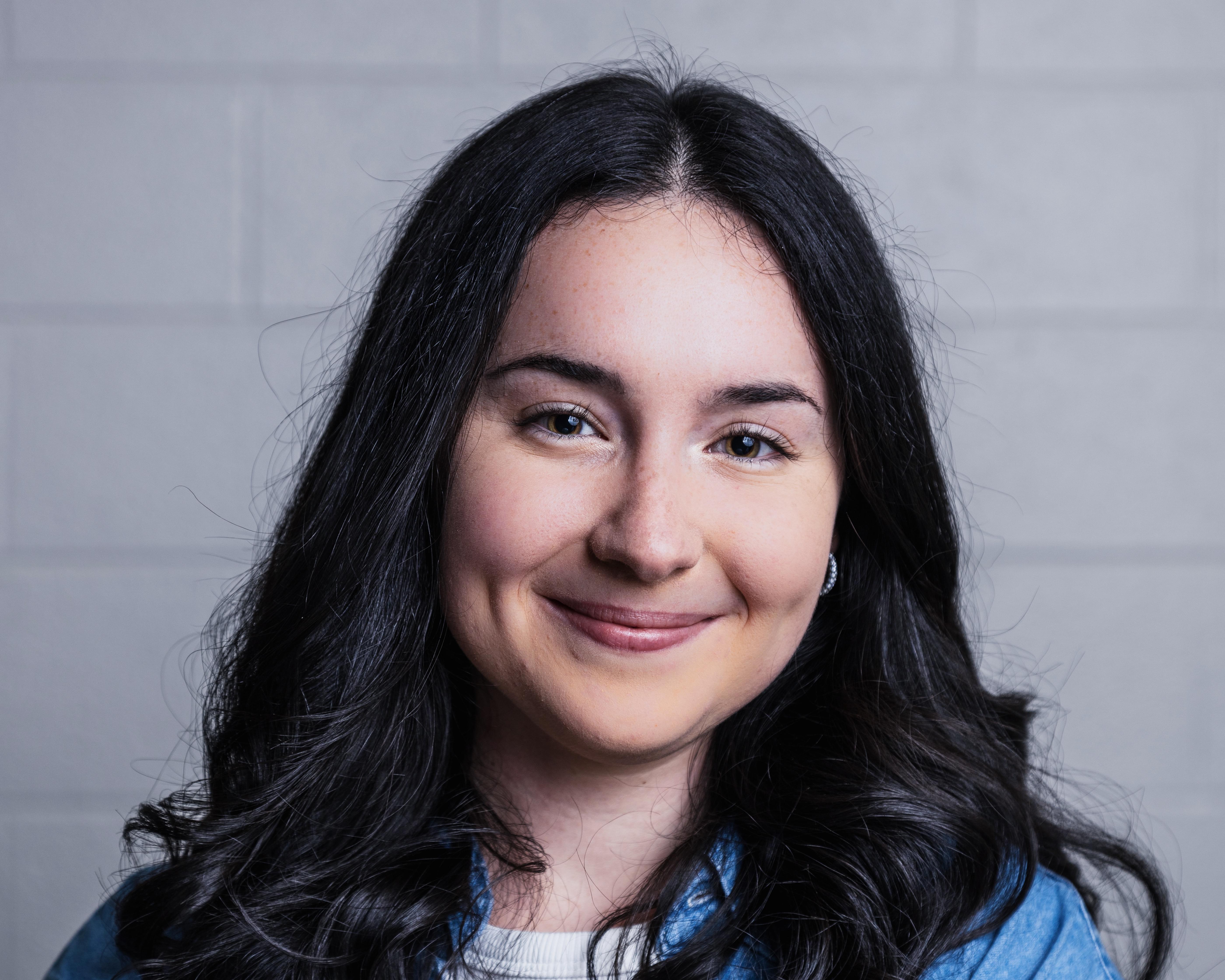 Maddy Larkin headshot