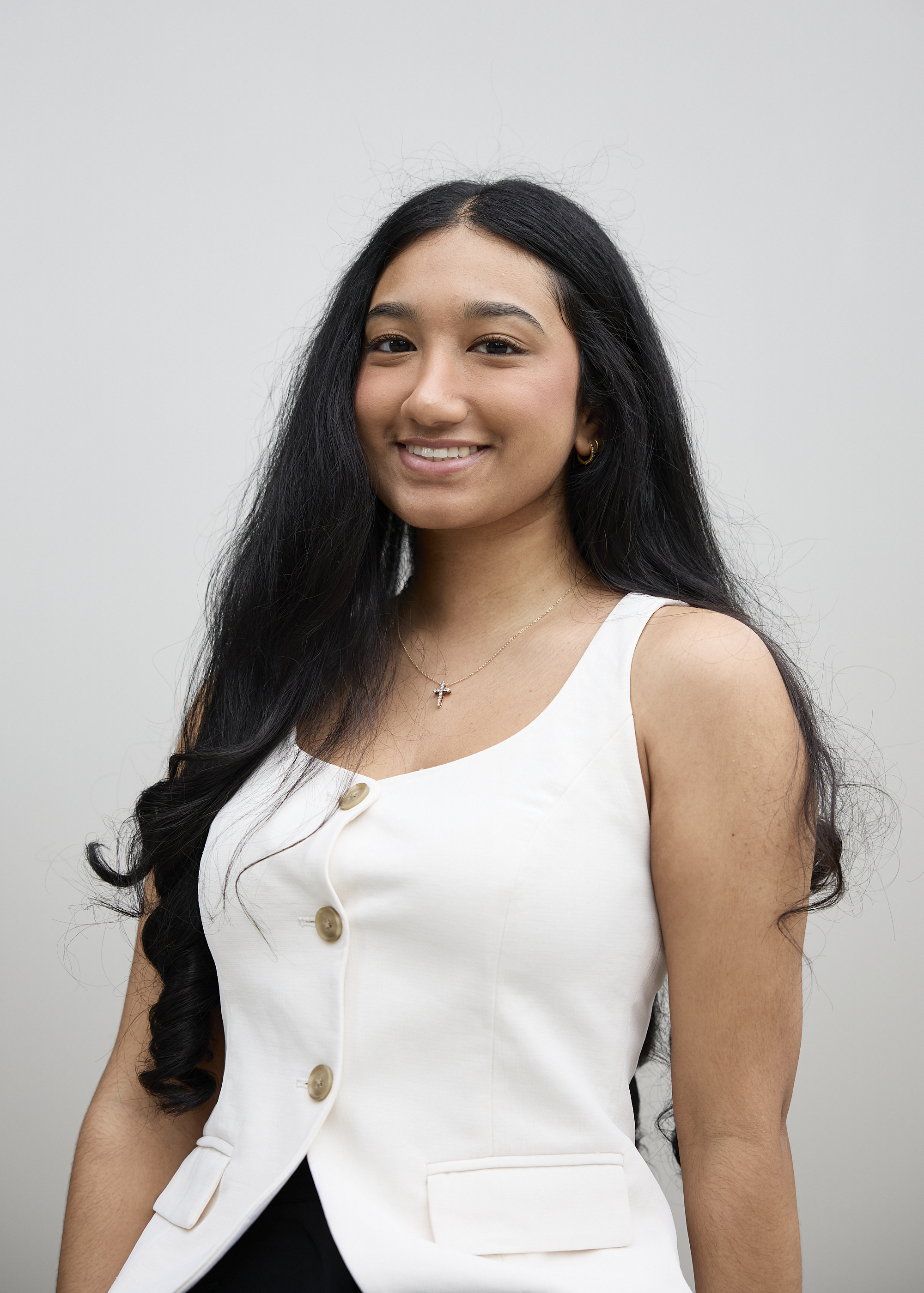 Headshot of Health Science Senior Jessica Poovathinkal 