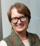 Anneclaire De Roos headshot