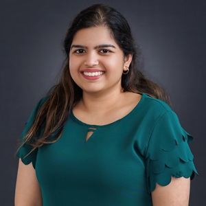 Himani Parikh headshot