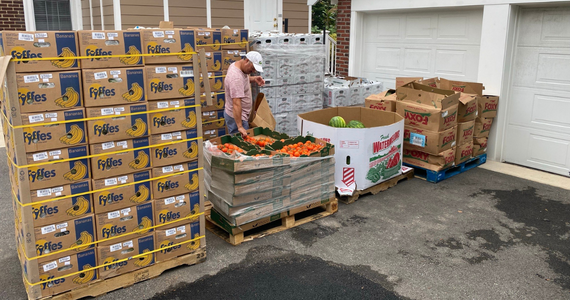 Photo of food pantry unloading fresh produce
