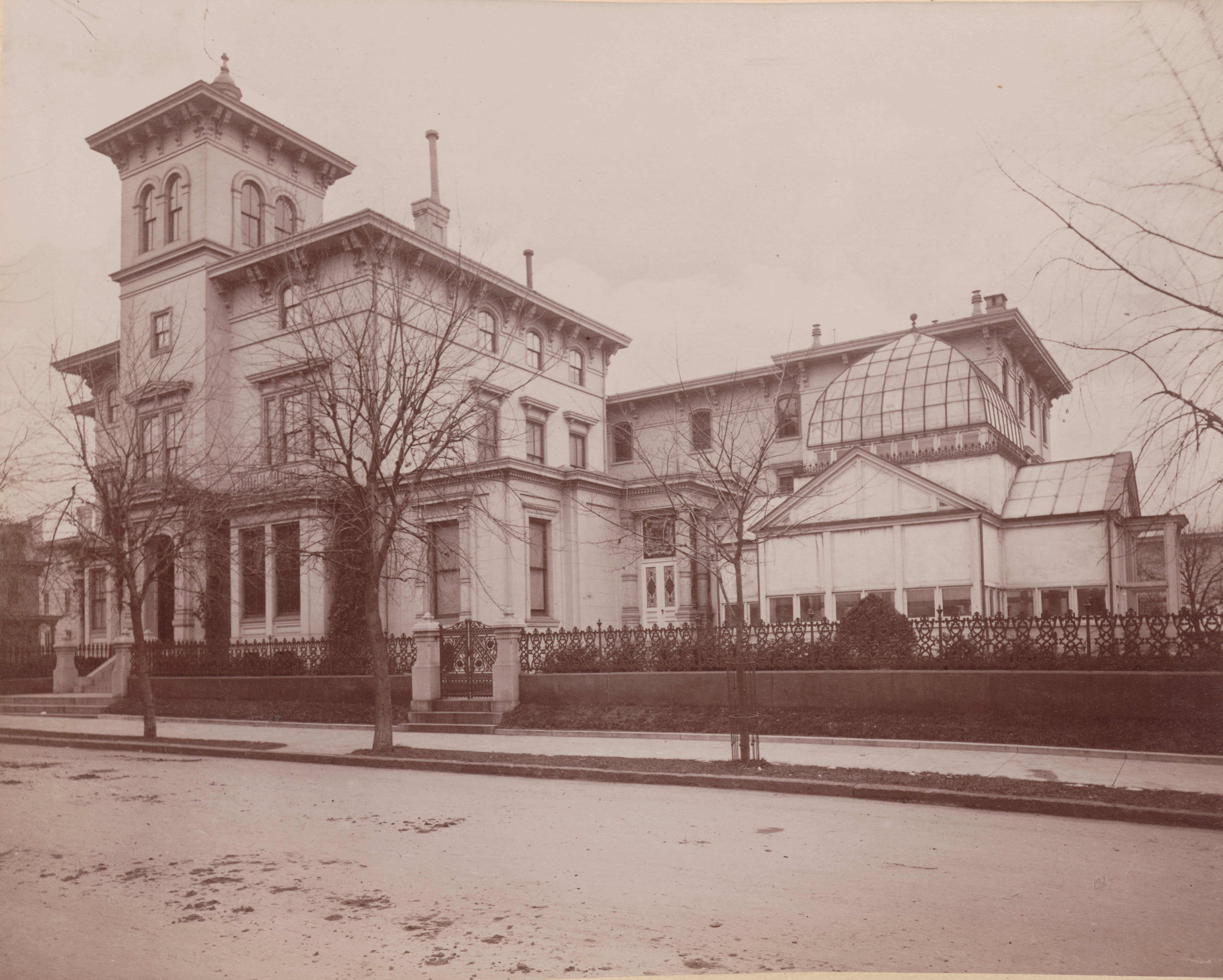 Black and white photo of Italianate house