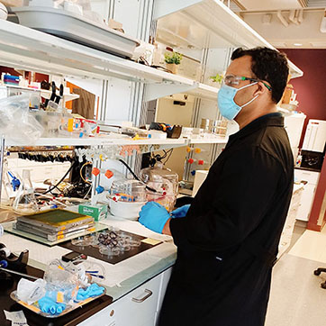 Mohit Saraf in the lab