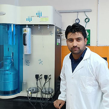 Shashank Sundriyal in the lab
