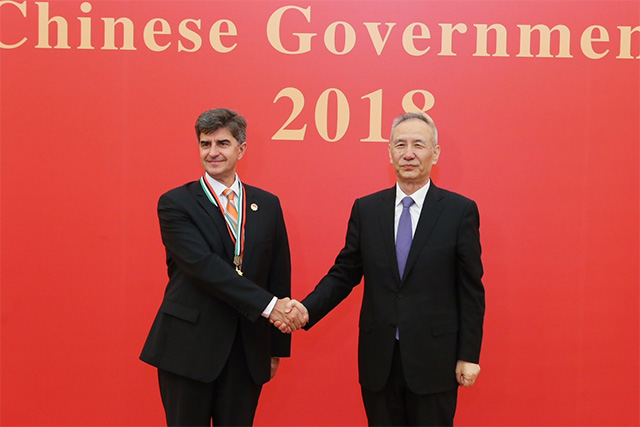 Yury Gogotsi with Vice Premier Liu He