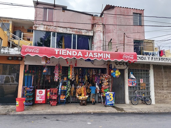 Informal food outlet in Latin America