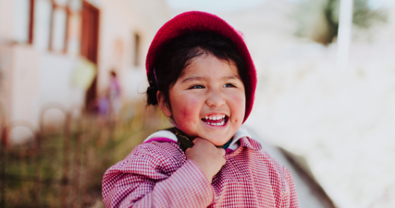 smiling children in Peru