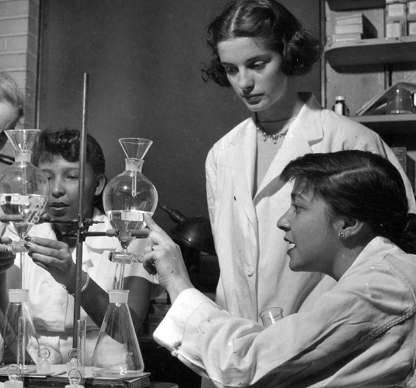 Student with Dr. Mary Dratman and technicians in the endocrinology lab, 1951 (The Legacy Center Archives and Special Collections)