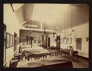 Cadaver lab of Woman's Medical College of Pennsylvania, 1895 (The Legacy Center Archives and Special Collections)