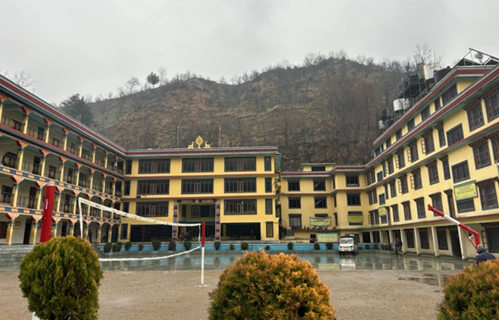 The Himalayan Cultural School (Himalayan Health Exchange, Anna Braendle)