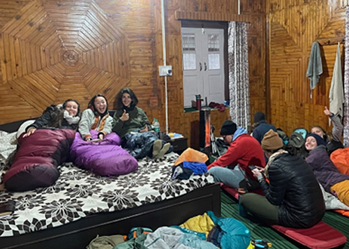 Huddling around the Electric Space Heater (Himalayan Health Exchange, Anna Braendle)
