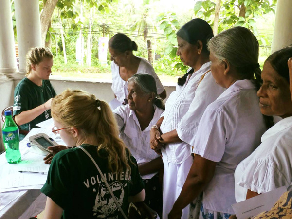 Drexel medical student Kelcie Lushefski in Sri Lanka with Projects Abroad.