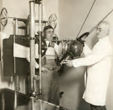 Hahnemann opens America's first school of X-ray technology