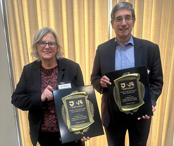 During the Sidney Kimmel Cancer Center retreat on Monday Feb 5, 2024, Drs. Kenny Simansky and Noreen Robertson were awarded the prestigious Lifetime Achievement Award!