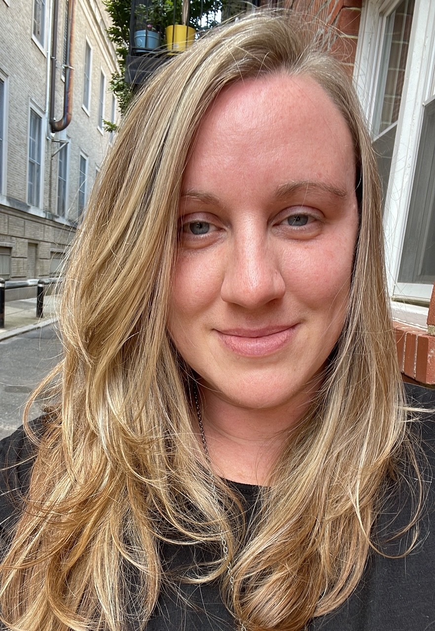 Portrait photo of Hannah Burke