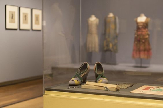 Philadelphia In Style: A Century of Fashion From the Robert and Penny Fox Historic Costume Collection